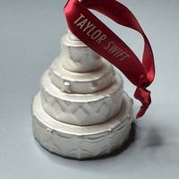 Taylor Swift – RED Cake Ornament
