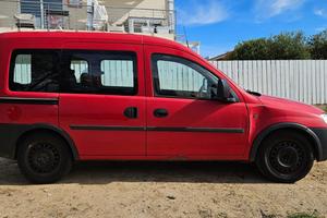 Opel Combo 1.3 CDTi 75 CV 