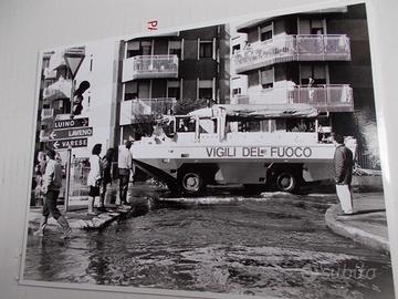 Foto Vigili del fuoco con anfibio