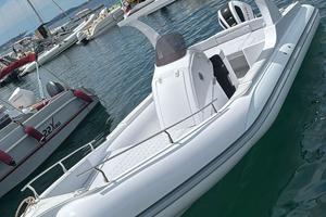 Gommone 8 metri con bagno