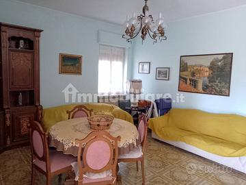 Sala completa metà anni 70