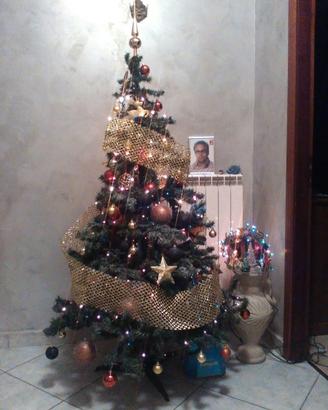 Addobbi natalizi di vari combinazione di colore