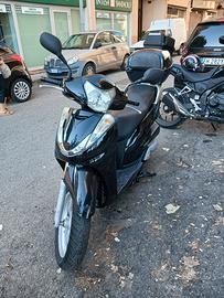 HONDA SH 300