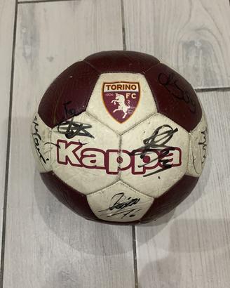 Pallone del Torino Kappa firmato dalla squadra
