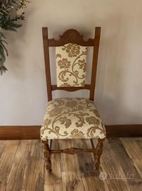 Sedia in legno classica con seduta imbottita