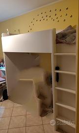 cameretta SMÅSTAD IKEA con letto a soppalco