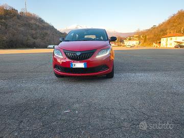 LANCIA YPSILON IBRIDA 2023