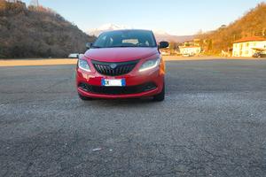 LANCIA YPSILON IBRIDA 2023
