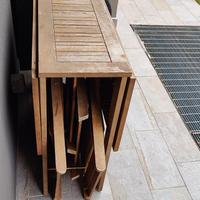 Tavolo da giardino in legno pieghevole + 4 sedie