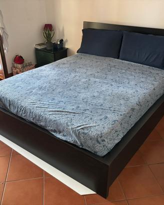 Letto contenitore + comodini+ cassettiera+ armadio
