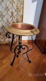 Bracere decorativo  con gambe