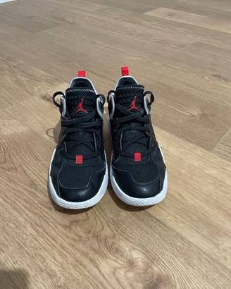 SCARPE NIKE JORDAN STAY LOYAL 2 BAMBINO NR. 36