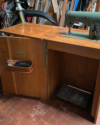 Macchina per cucire vintage BORLETTI