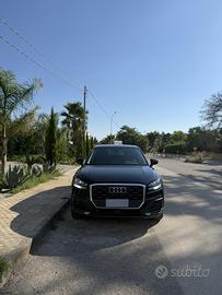 Audi q2 1.6TDI cambio automatico x neopatentati