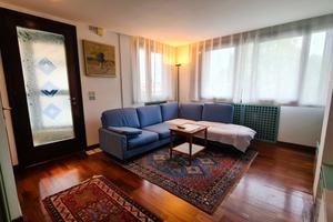 Elegante Appartamento con Ampio Terrazzo