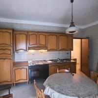cucina completa  da 7 metri pochissimo usata 