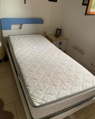 Letto singolo con materasso