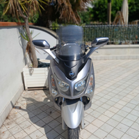 Sanyang Sym 300i -anno 2009 solo 21000km