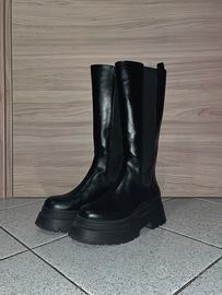 Stivali alti flat neri