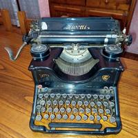 Macchina da scrivere Olivetti M40