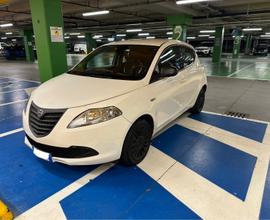 Lancia y Ypsilon 1.2 69cv GPL 2014 Ecochic Silver