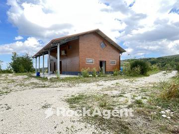 CENTRO IPPICO CON POTENZIALE RICETTIVO E SPORTIVO