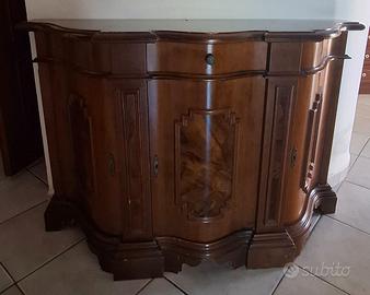 2 Antichi mobili in legno massello