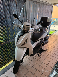 Beverly 400 HPE 2025