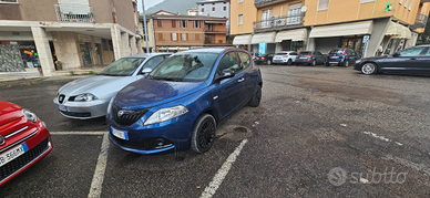 Lancia ypsilon ibrida