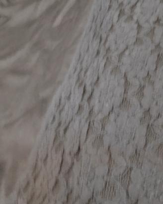 Scialle in pizzo pregato elegante.