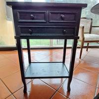 Comodino / Tavolino in Legno Nero con Cassetti