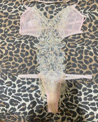 Intimo body pizzo ricamato con perline