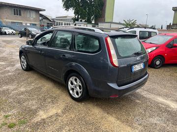 Ford Focus 1.6 TDCi (110CV) 5p. Tit. DPF 172.000 K