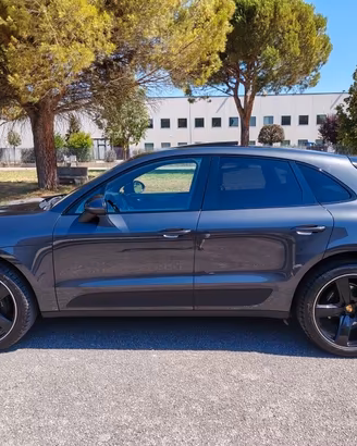 Porsche Macan 2.0 no super bollo come nuova.