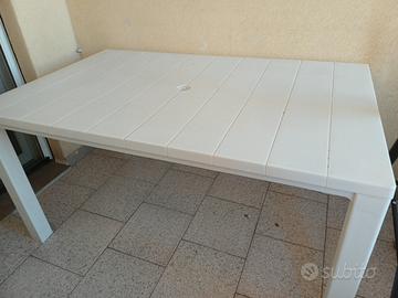 tavolo in resina 