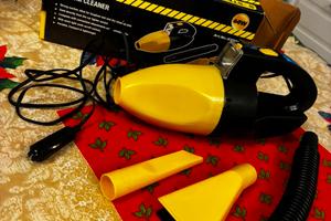 Aspirapolvere/liquidi per auto con attacco 12v