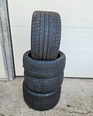 GOMME PIRELLI SOTTOZERO 295/30 19 235/35 19 TRENO