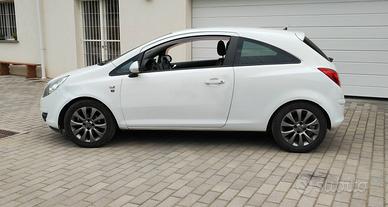 Opel Corsa 4^Serie 2010 1.2 Club 85cv_Neopatentati