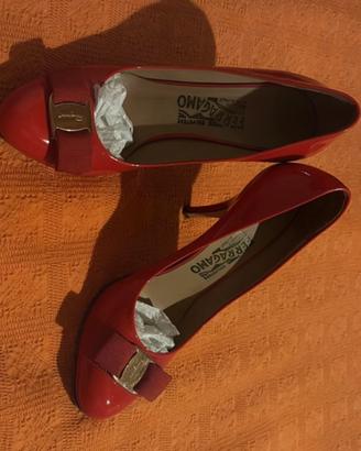 tacchi a spillo ferragamo