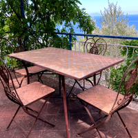 Tavolo da esterno in ferro battuto