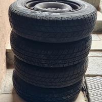 Cerchi e gomme invernali 155/80
R 13 79Q per Fiat