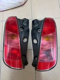 fari posteriori lancia y