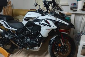Benelli 502x 