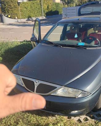 lancia Ypslon 