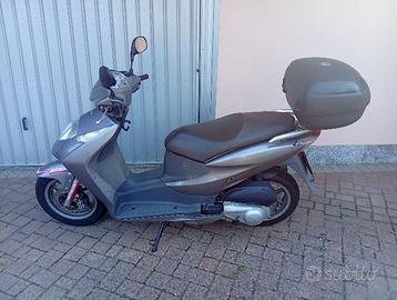 Scooter honda Dylan 150