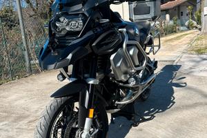BMW R 1250 GS Adventure triple black 2024