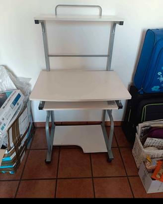 scrivania porta computer 