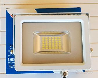 FARETTO 220V CON CAVO