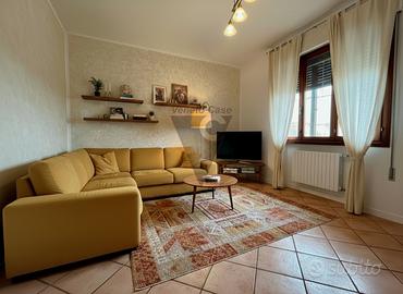 PORZIONE DI BIFAMILIARE CON SCOPERTO PRIVATO - LOV