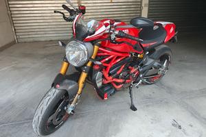 Ducati Monster 1200s